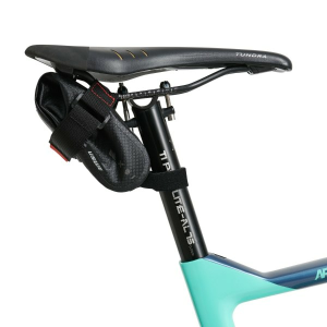Geanta sub sa MTB USWE Black 0.6L