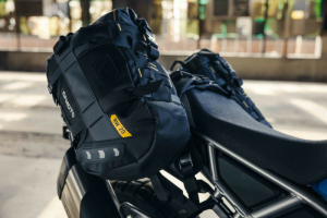 SET GENȚI LATERALE MOTO IMPERMEABILE CFMOTO 450MT (2 BUC) – NEGRU, 6, nordicamoto.ro