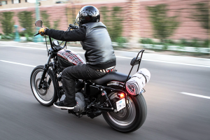 1(r) Narrow Bottom Ape Hanger Handlebar Black 