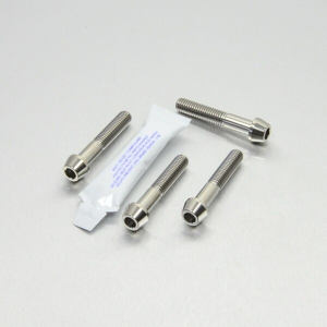 Axle Pinch Bolt Kit Titan, Front